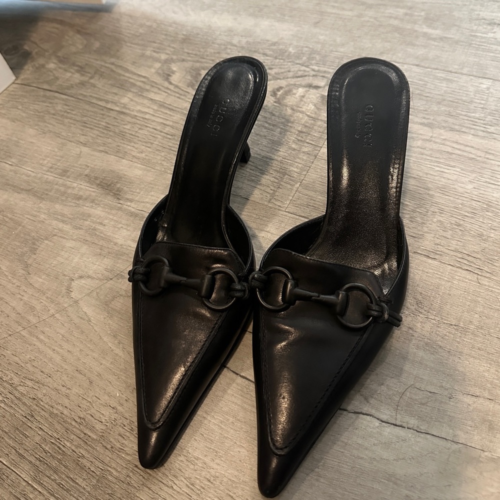 Vintage leather Gucci heels size US 7.5 , 37 worn